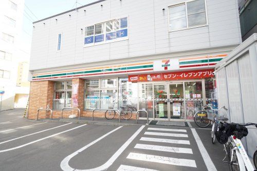 セブンイレブン 札幌西28丁目駅前店の画像