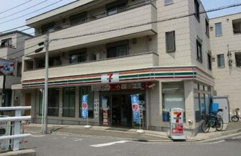 セブンイレブン 横浜大口駅東店の画像