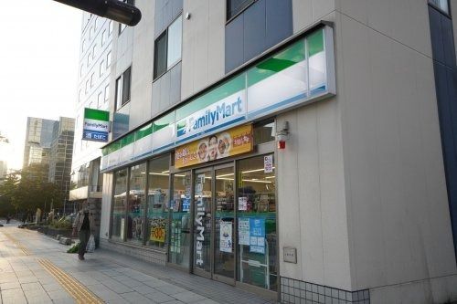 ファミリーマート 札幌北1条西店の画像