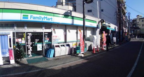 ファミリーマート 中板橋駅前店の画像