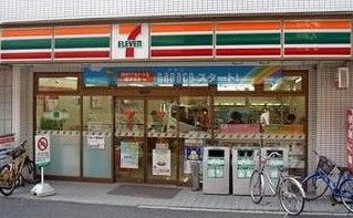 セブン-イレブン 世田谷駒沢大学駅西店の画像