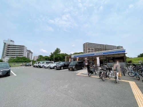 ローソン鶴見緑地駅前店の画像