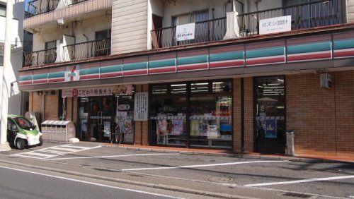 セブンイレブン 逗子駅前店の画像