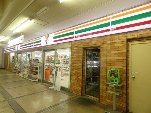 セブン-イレブン 小田急東林間店の画像