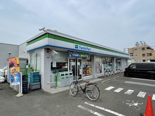 ファミリーマート 大和下鶴間北店の画像