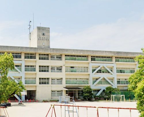 府中町立府中東小学校の画像