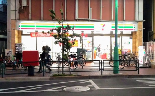 セブンイレブン 新宿大久保通り店の画像