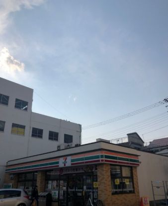 セブンイレブン 横浜浦島町店の画像