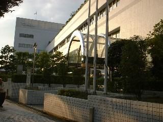 川西市立中央図書館の画像