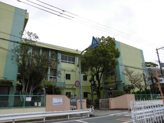 山東小学校の画像