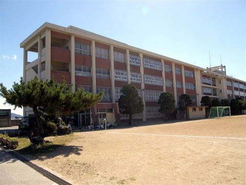明和中学校の画像