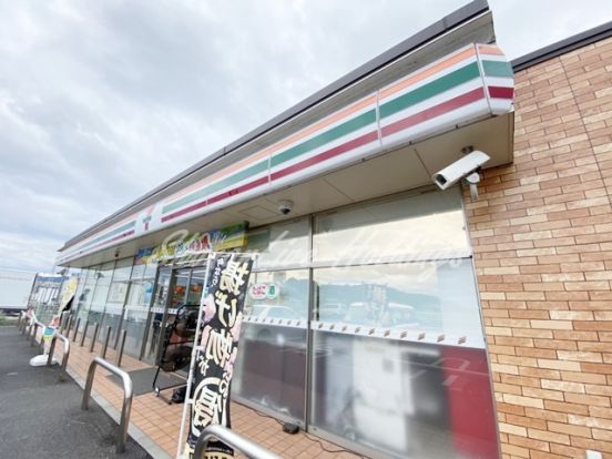 セブンイレブン 厚木恩名片岸店の画像