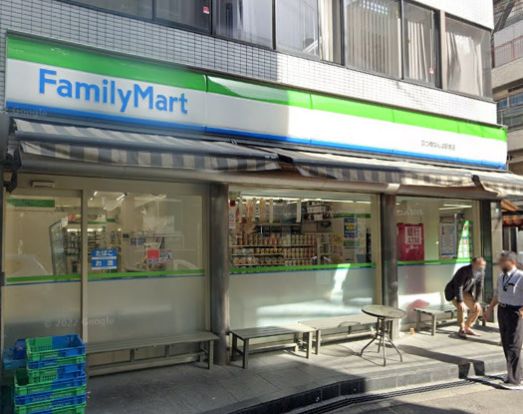 ファミリーマート 四つ橋なんば駅南店の画像