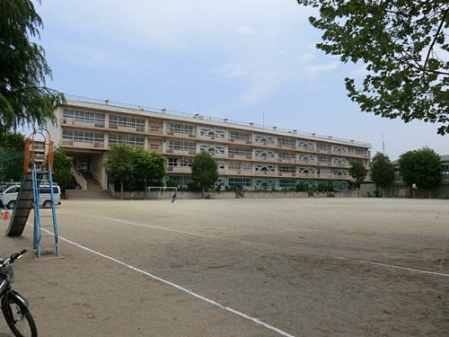 新座市立八石小学校の画像