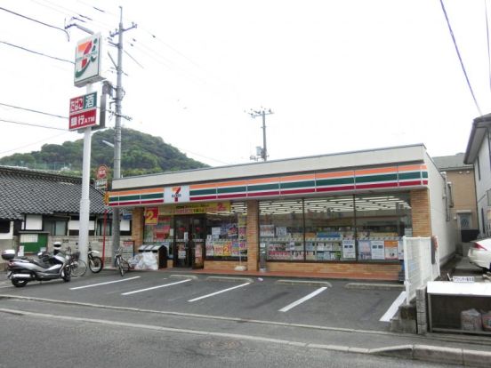 セブンイレブン 広島東本浦店の画像