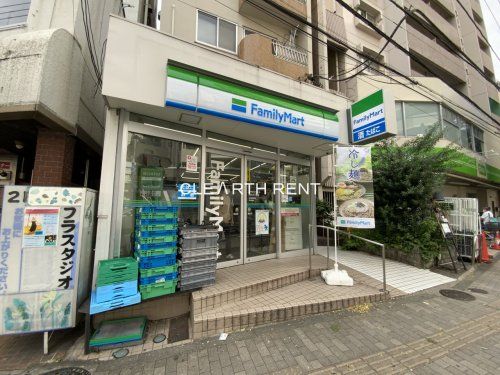 ファミリーマート 白山五丁目店の画像