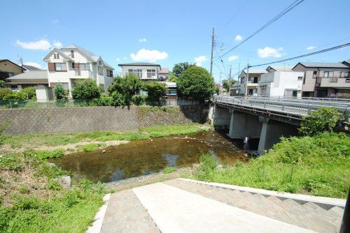 松戸橋公園（川へ降りられます）の画像