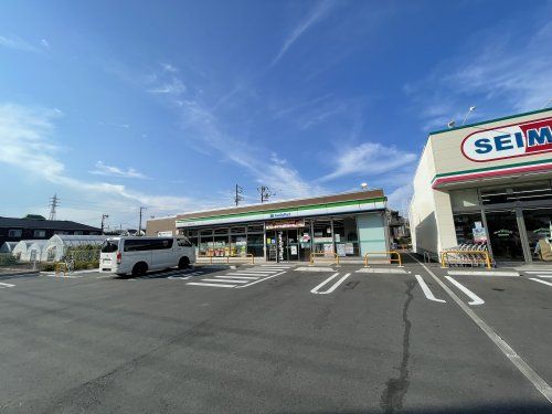 ファミリーマート　大泉町四丁目店の画像