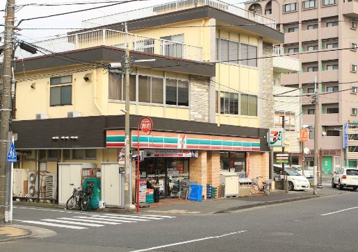 セブンイレブン 横須賀安浦店の画像