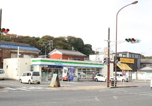 ファミリーマート 横須賀三春町店の画像