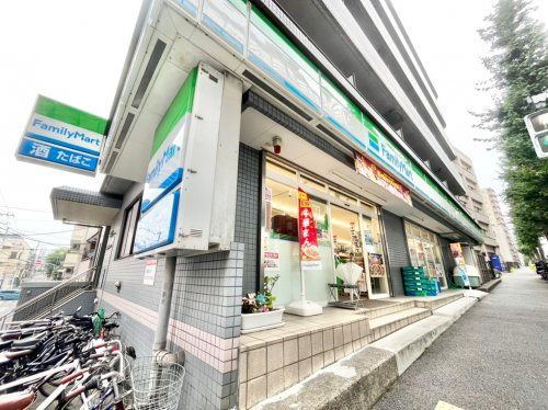 ファミリーマート 金井窪山手通り店の画像