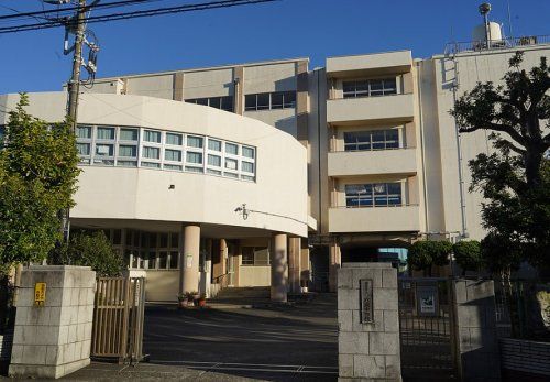 横浜市立六浦中学校の画像