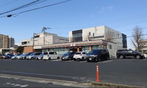 セブンイレブン 横須賀三春公園前店の画像