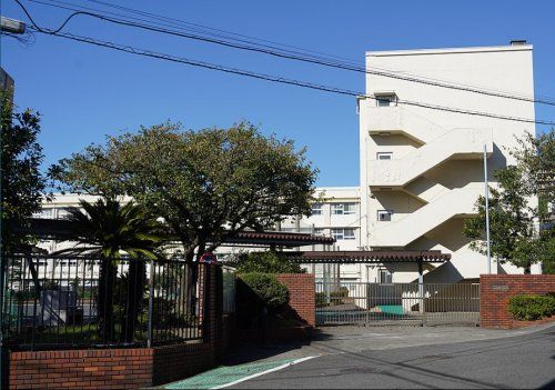 横浜市立西柴中学校の画像