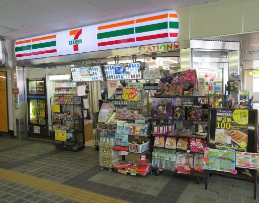 セブンイレブン 京急ST富岡店の画像