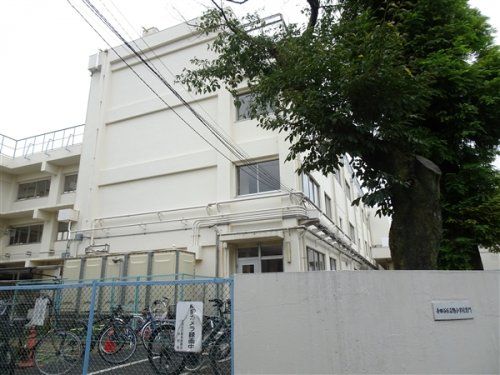 世田谷区立旭小学校の画像