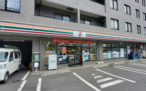 セブンイレブン 横浜富岡東4丁目店の画像