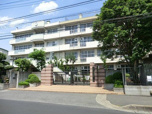 さいたま市立浦和大里小学校の画像