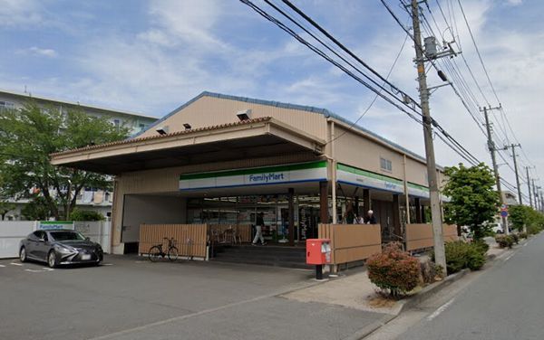 ファミリーマート 厚木岡田団地店の画像