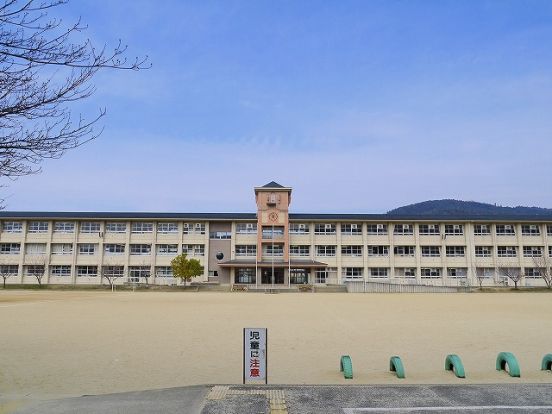 桜井市立城島小学校の画像