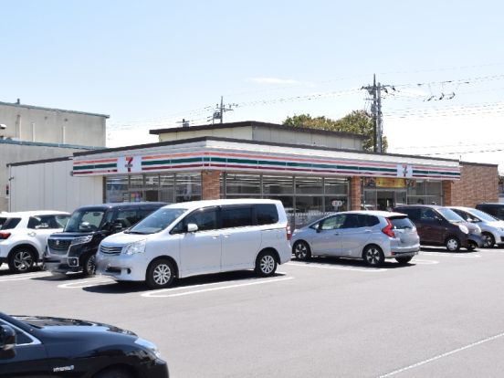 セブンイレブン 館林上赤生田町店の画像