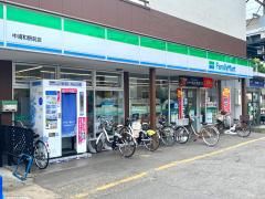 ファミリーマート中浦和駅前店の画像