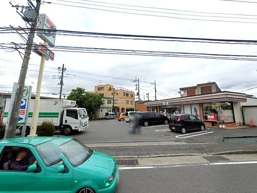 セブンイレブン厚木飯山黄金原店の画像