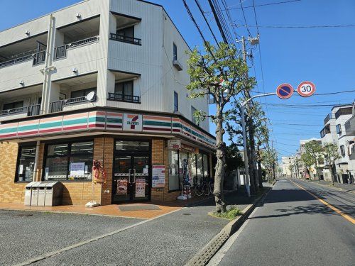 セブンイレブン 篠崎店の画像