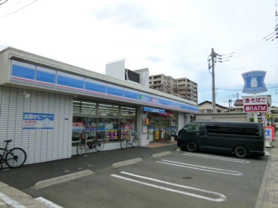 ローソン 井田三舞町店の画像