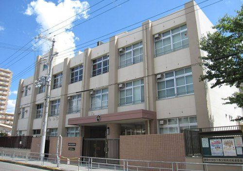 三先小学校の画像