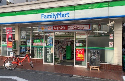 ファミリーマート 新丸子駅西口店の画像