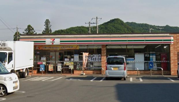 セブンイレブン 小川増尾店の画像