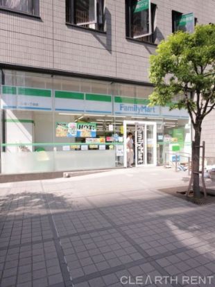 ファミリーマート 三田一丁目店の画像