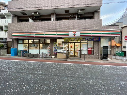 セブンイレブン 横浜南太田店の画像