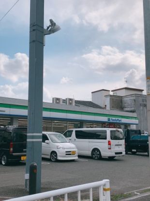 ファミリーマート 東大阪菱屋東店の画像