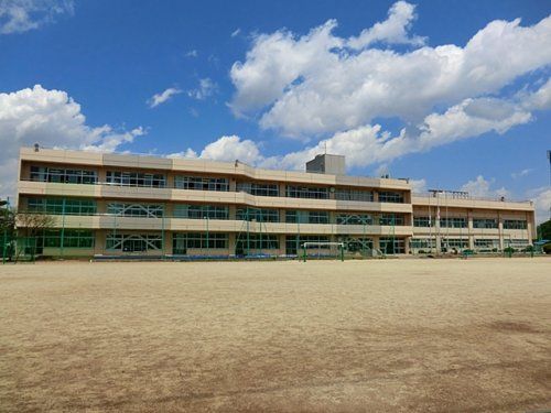 新座市立石神小学校の画像