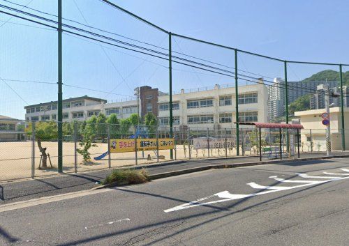 広島市立尾長小学校の画像