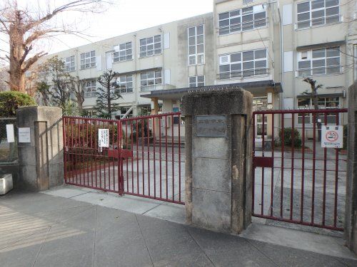 西宮市立学文中学校の画像