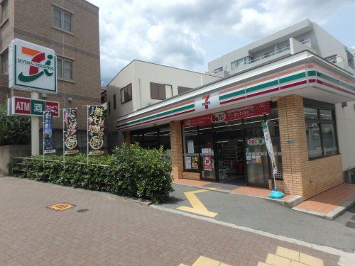 セブンイレブン　阪急夙川駅南口店の画像