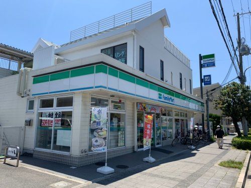 ファミリーマート　瓦木店の画像